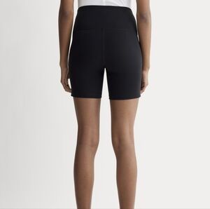 Everlane Black Perform Bike Short Size Small